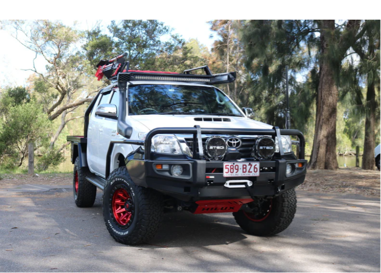 ROCKARMOR PREMIUM STEEL BULLBAR TO SUIT TOYOTA HILUX N70 2005 - 2011 (BUMPER CUT)