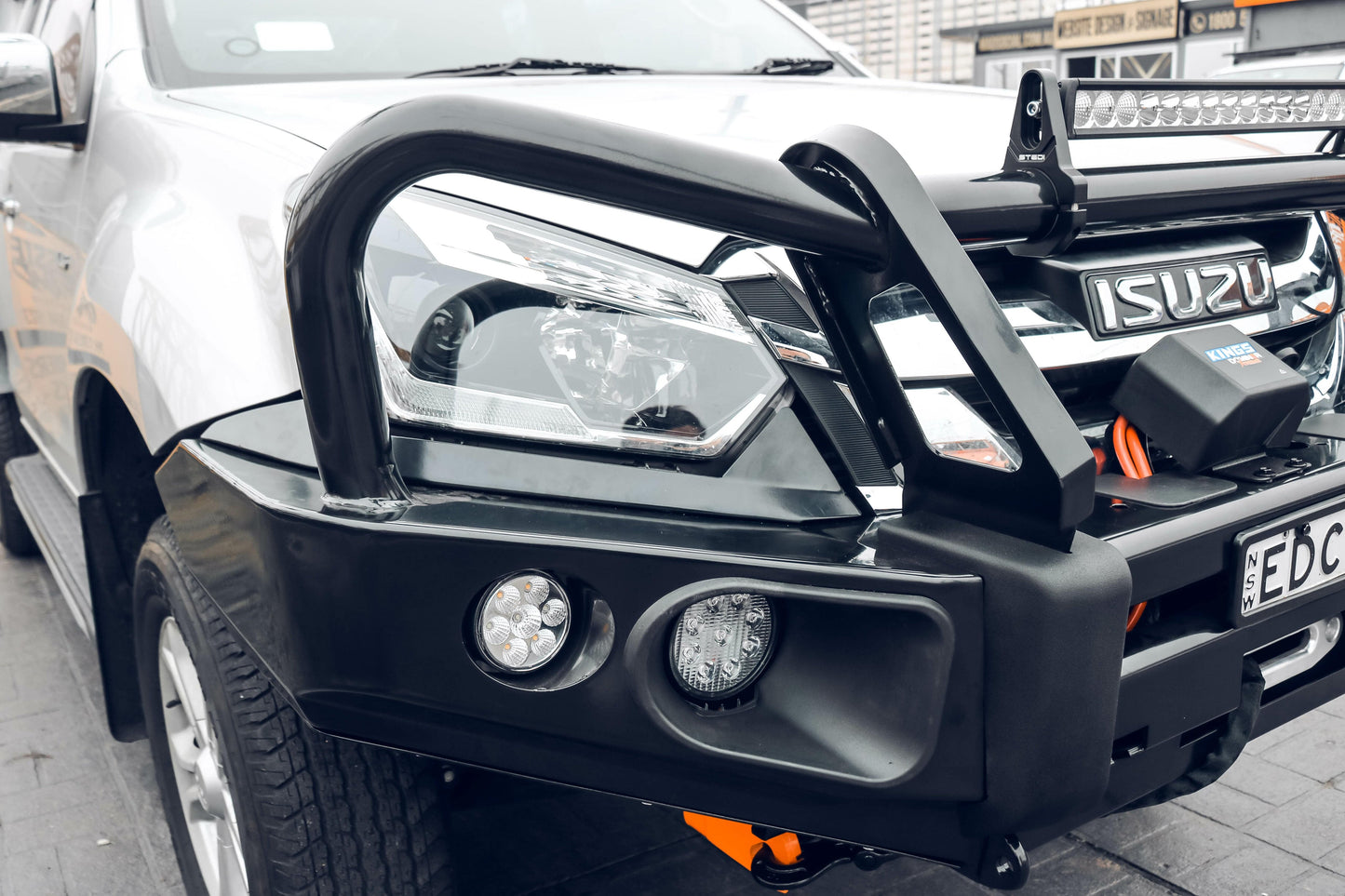 Rockarmor Elite Hoop Steel Bullbar - Isuzu Dmax 01/2017-07/2020 (Bar Replacement Eyebrows)