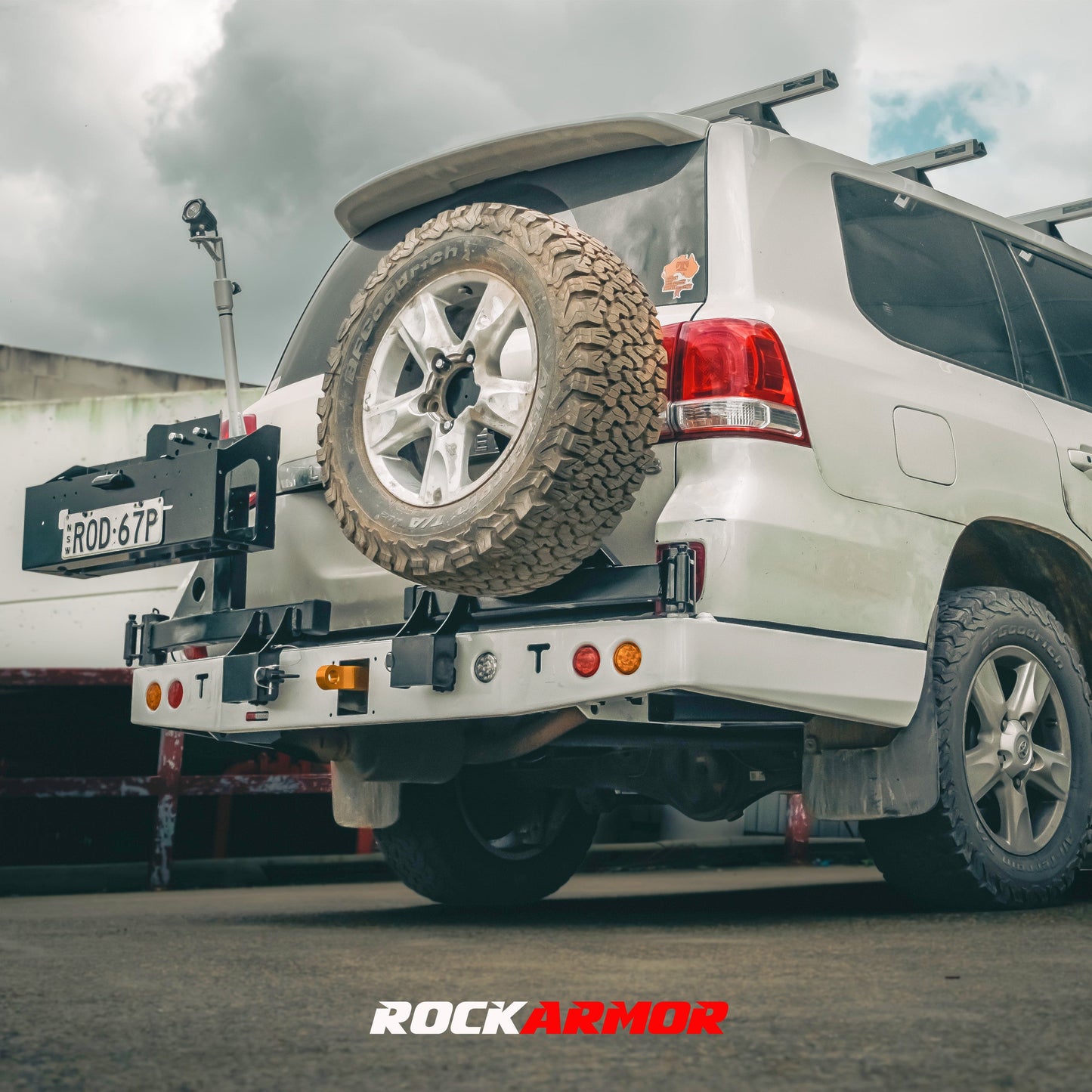 Rockarmor Steel Dual Wheel Carrier - Toyota Landcruiser Fj200 2008 To Current (With Built In Towbar)