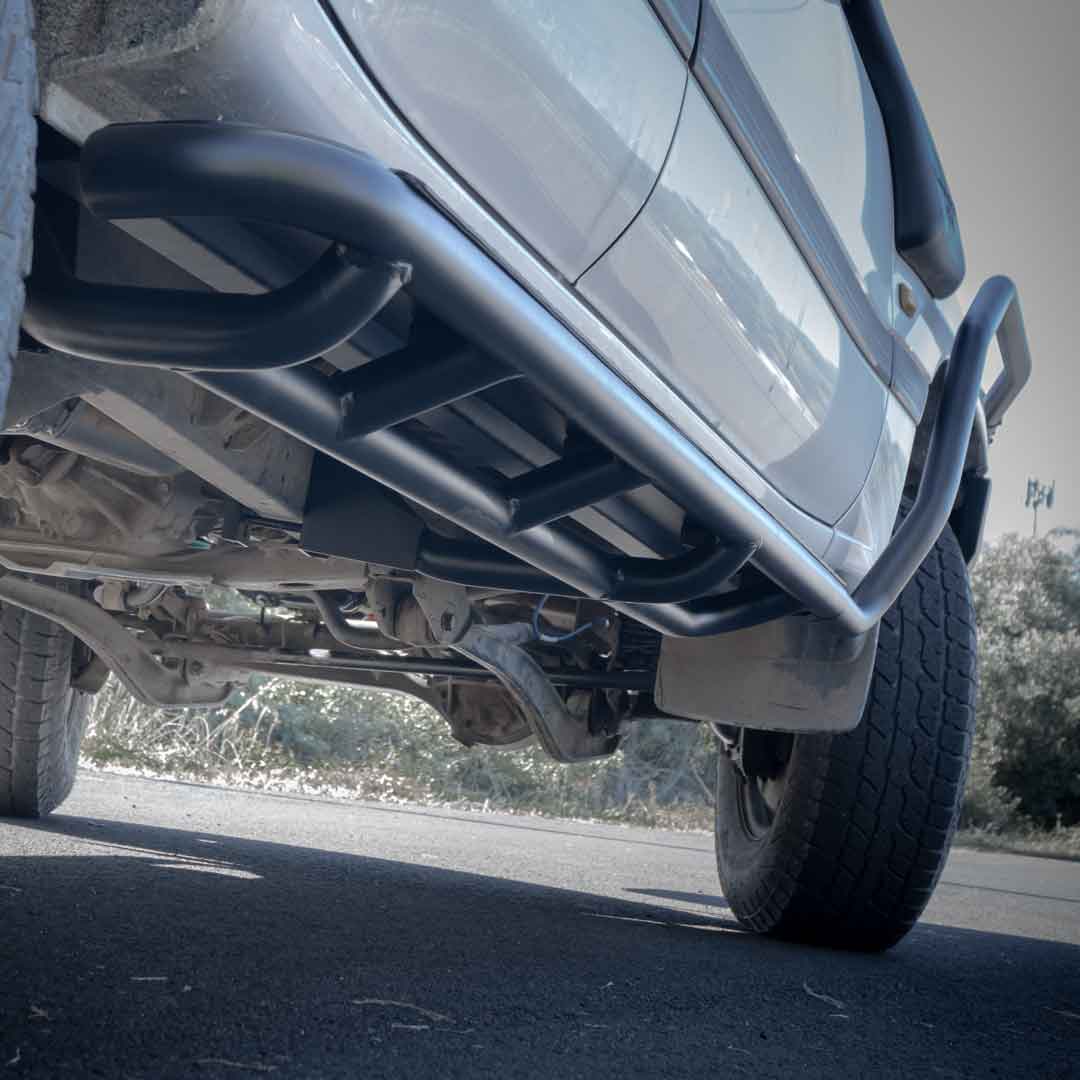 Rockarmor Steel Rockslider Side Steps - Toyota Landcruiser 105 1998-2007 Series Wagon Solid Live Axle