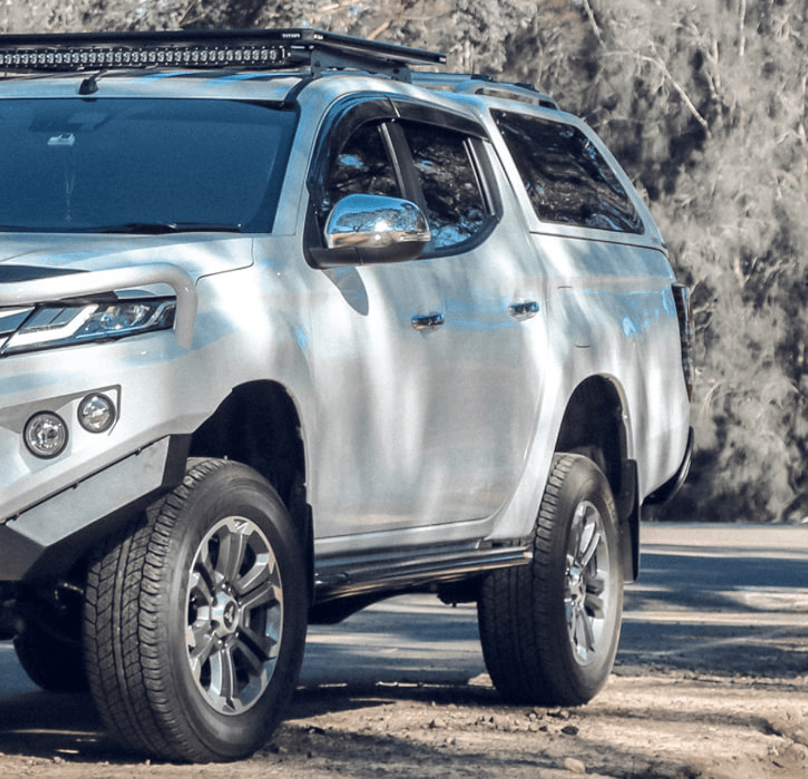 Rockarmor Steel Rockslider Side Steps - Mitsubishii Triton MR 12/2018 - 02/2024